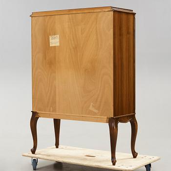 SKÅP, rokokostil, Blomstermåla Möbelfabrik, 1900-talets andra hälft.