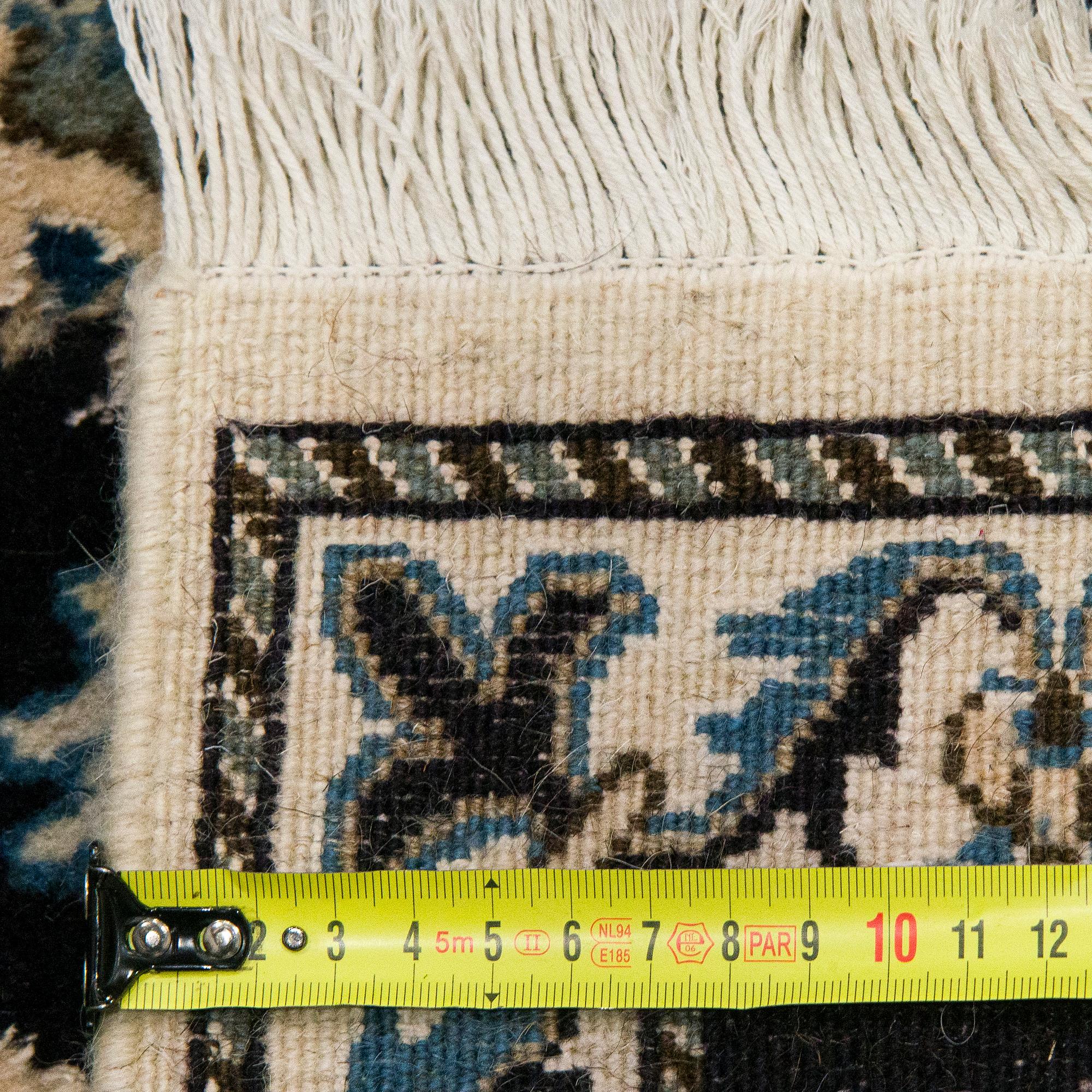 Käytävämatto, Nain, n. 378 x 77 cm.
