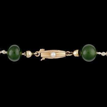 COLLIER samt ARMRING, 18 k guld samt jade.