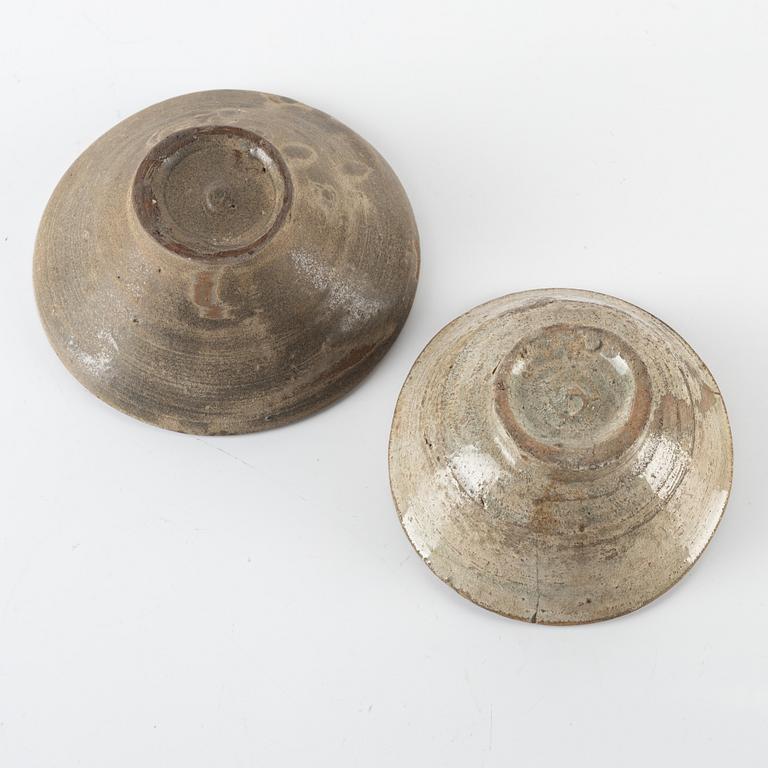 Skålar, två stycken, keramik. Korea, Koryo.