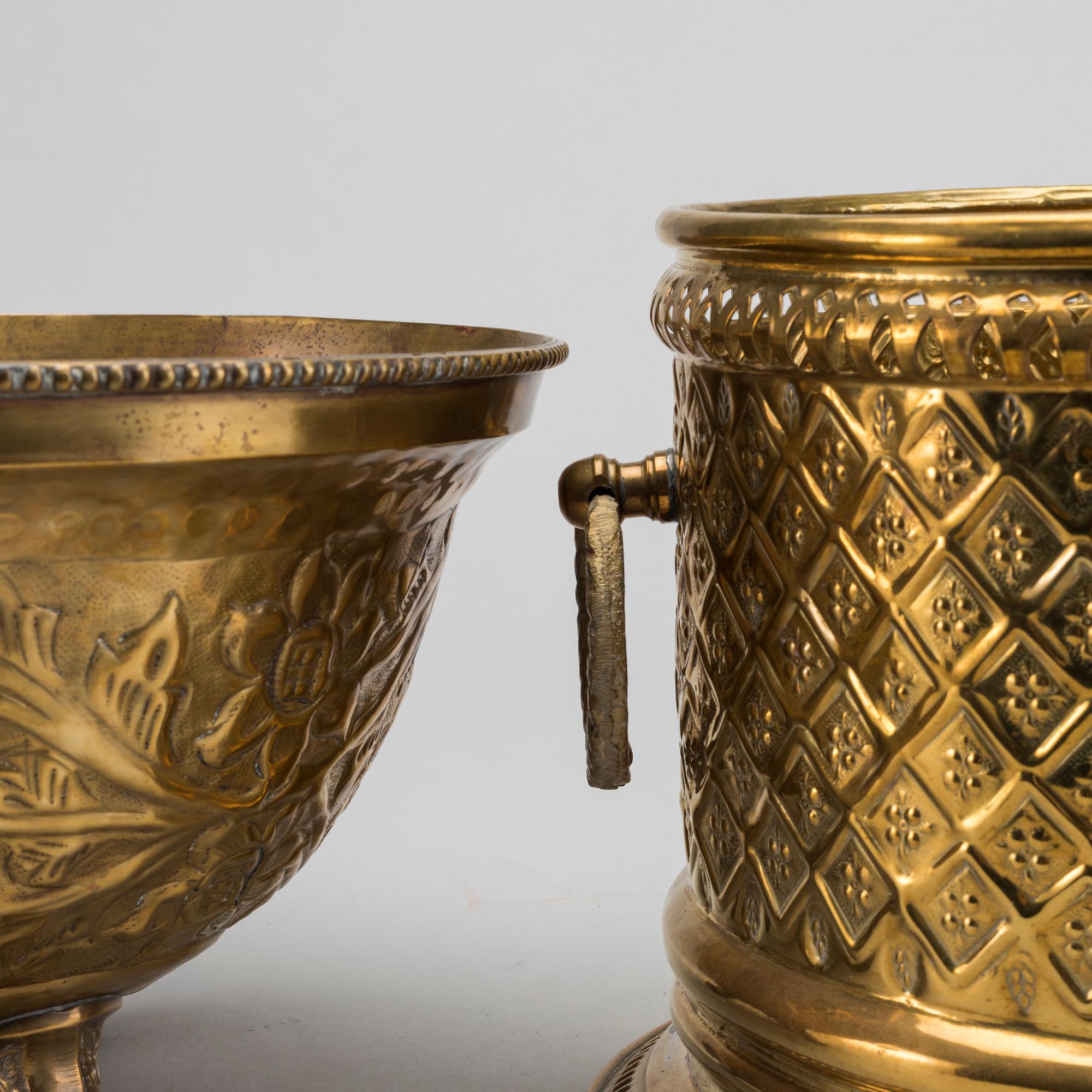 YTTERFODER, 2 st , MÄSSING, 1900-TAL.