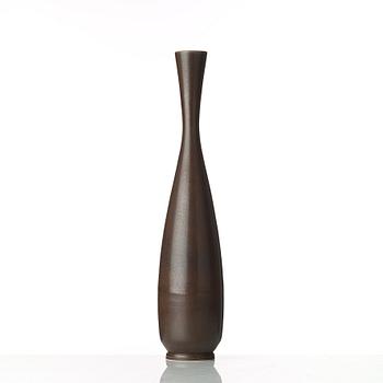 Berndt Friberg, a stoneware vase, Gustavsberg Studio, Sweden 1962.