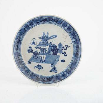 Ten blue and white porcelain pieces, China, 18th-20th century.