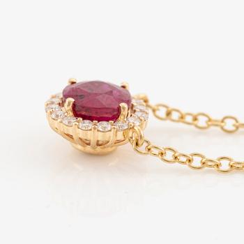 18K gold necklace with a round faceted ruby and round brilliant-cut diamonds.