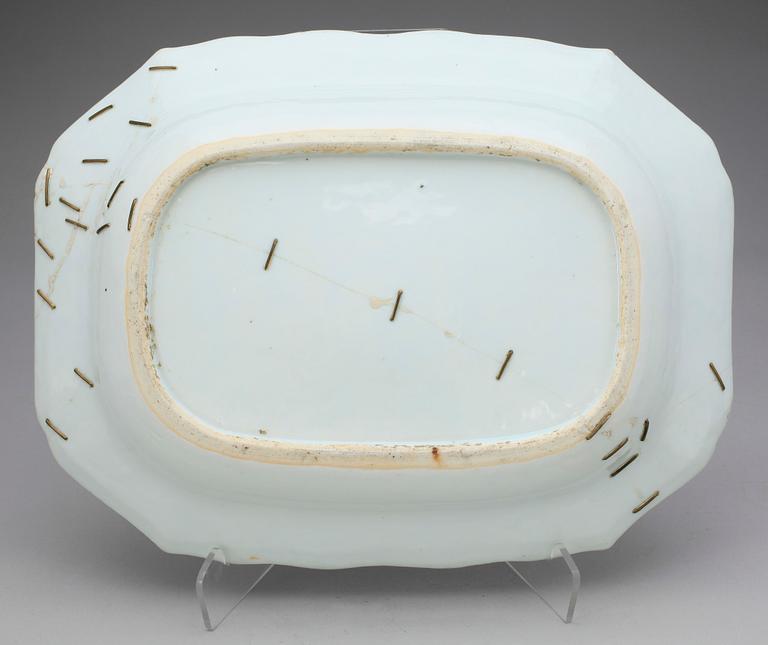 TERRINFAT, porslin. Qing dynastin. Qianlong 1736-95.