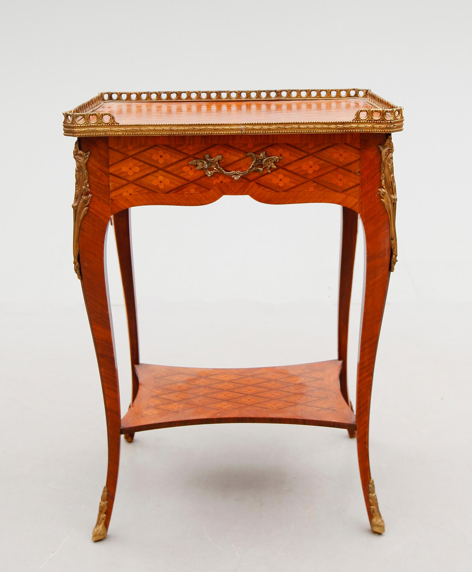 BORD, Frankrike, 1900-talets mitt.