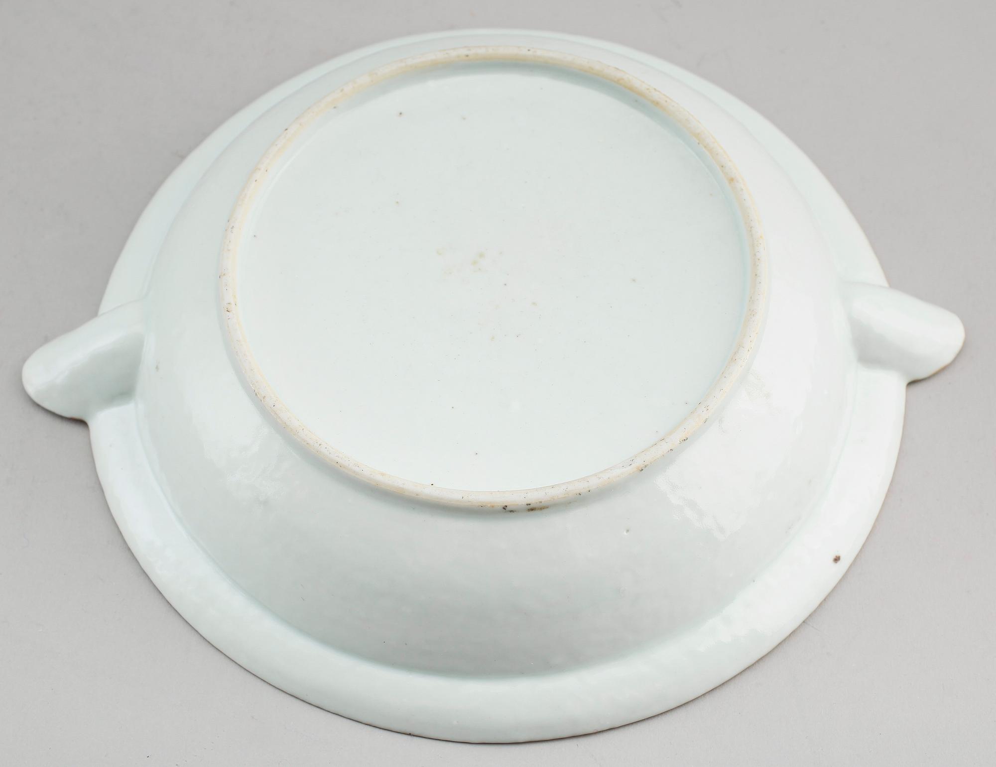 VÄRMEFAT, porslin, Kina, 1800-tal.