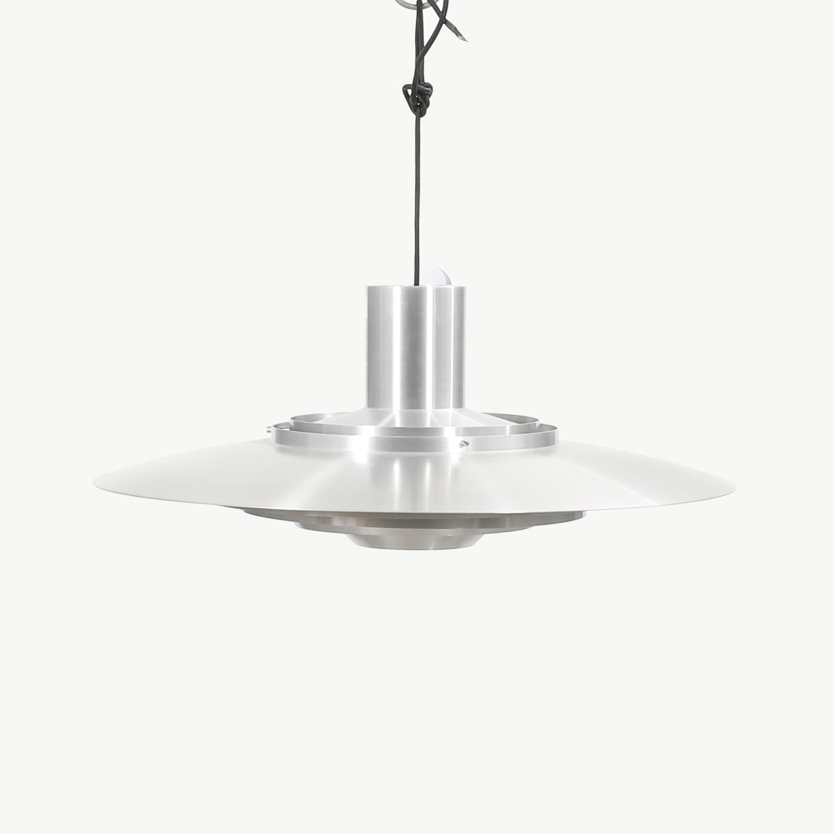 Preben Fabricius & Jörgen Kastholm, taklampa, modell "P376 KF2", för Nordisk Solar, danmark.