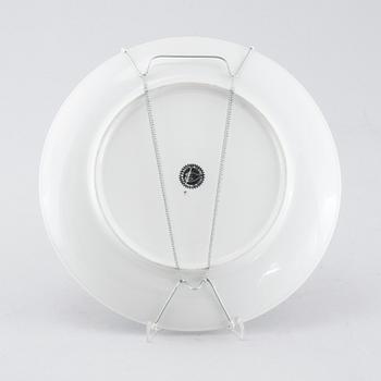 PIERO FORNASETTI, tallrik, "Oggetti Caccia", porslin, Milano, Italien, 1900-talets andra hälft.