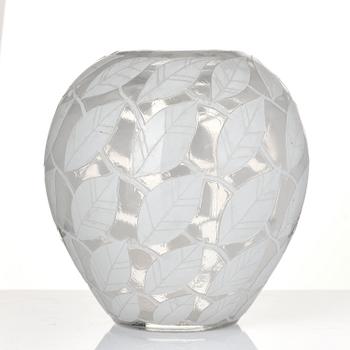 Sven Erik Skawonius, a cameo glass vase, Kosta, Sweden, 1940s, model 182.