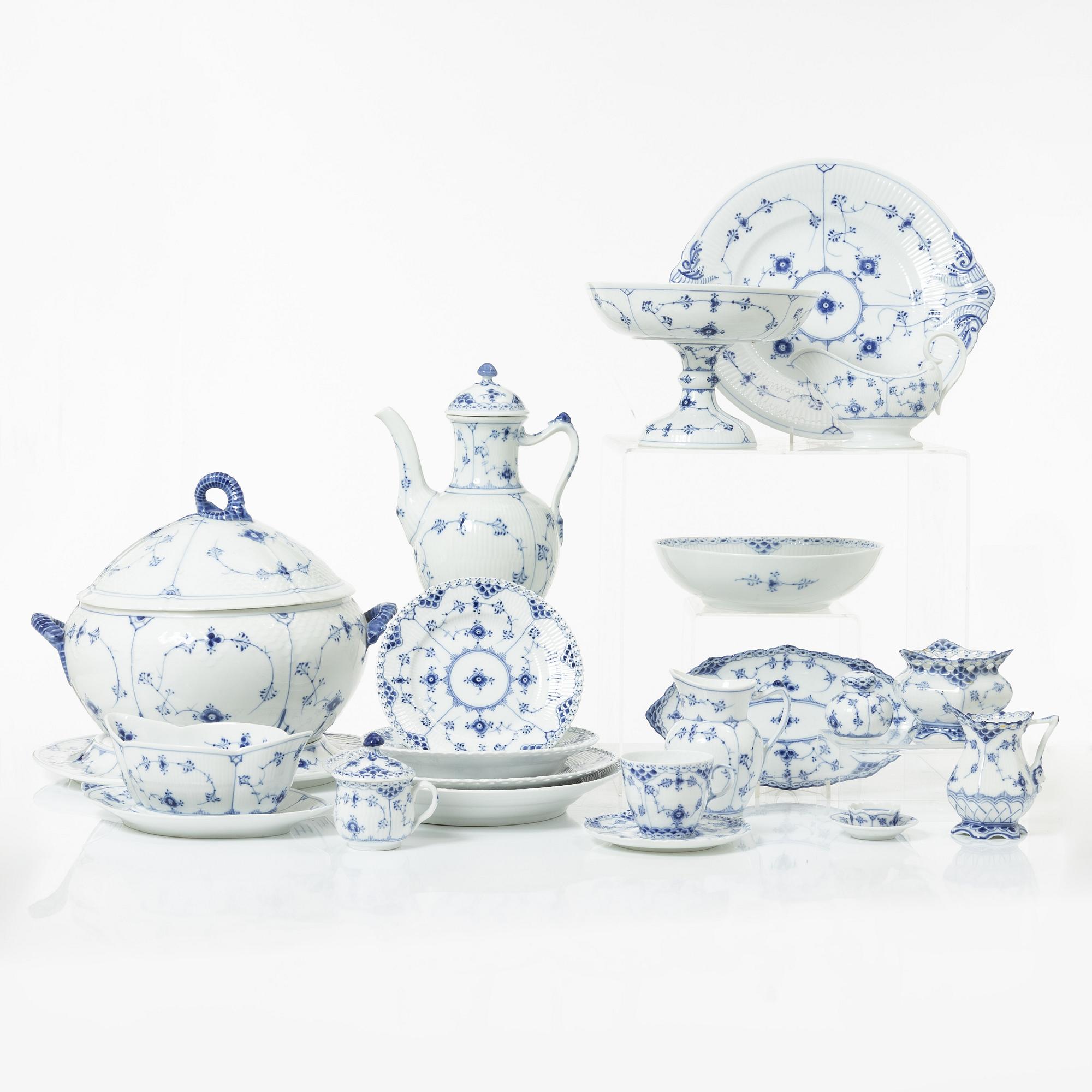 Royal Copenhagen, dinner and coffee service, 81 pcs, Blue Fluted, Full and Half Lace.