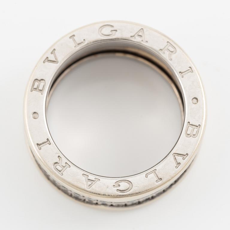 Bulgari ring "B.zero1" 18K vitguld med runda briljantslipade diamanter.