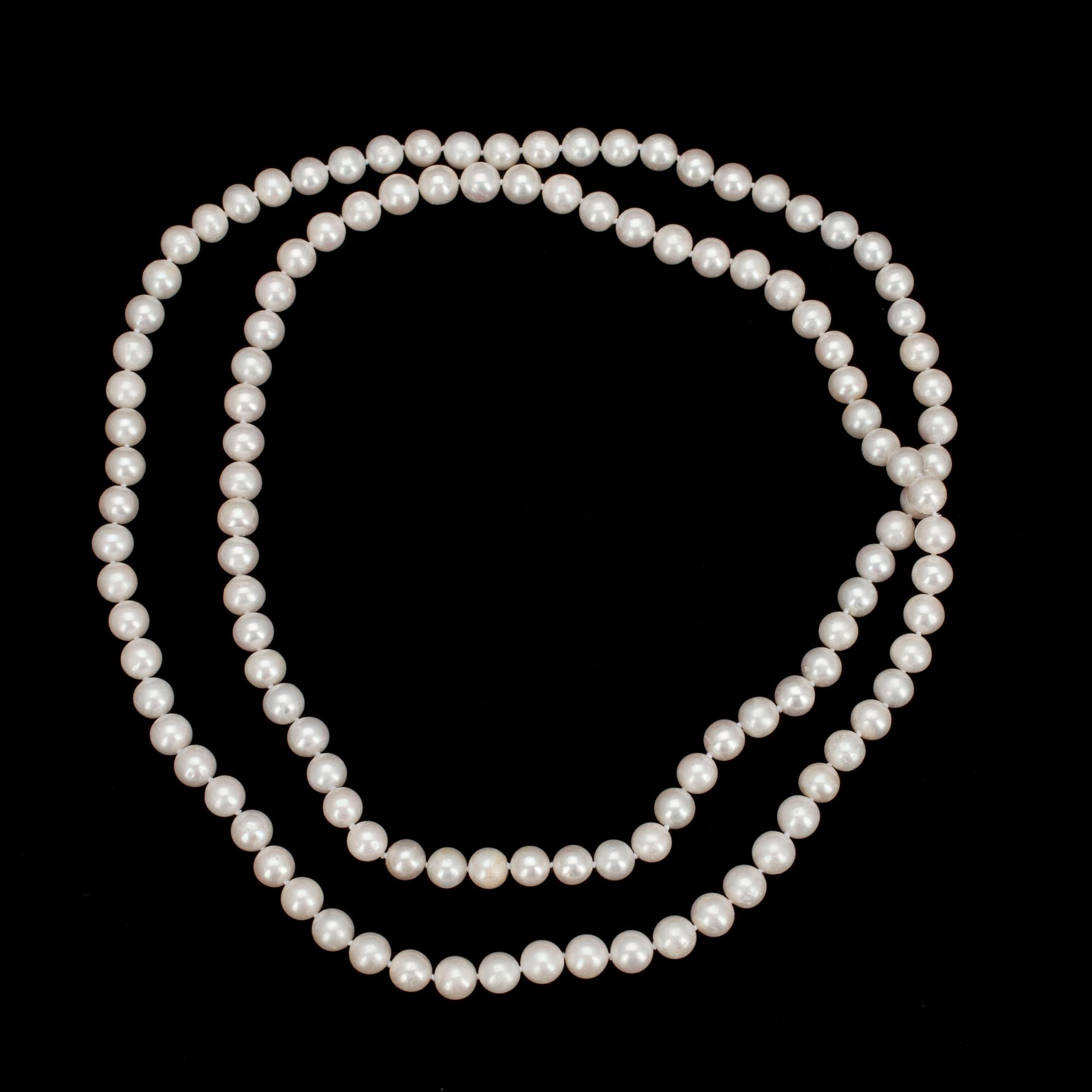 PÄRLCOLLIER, vita odlade sötvattenspärlor, diam. ca 10 mm.
