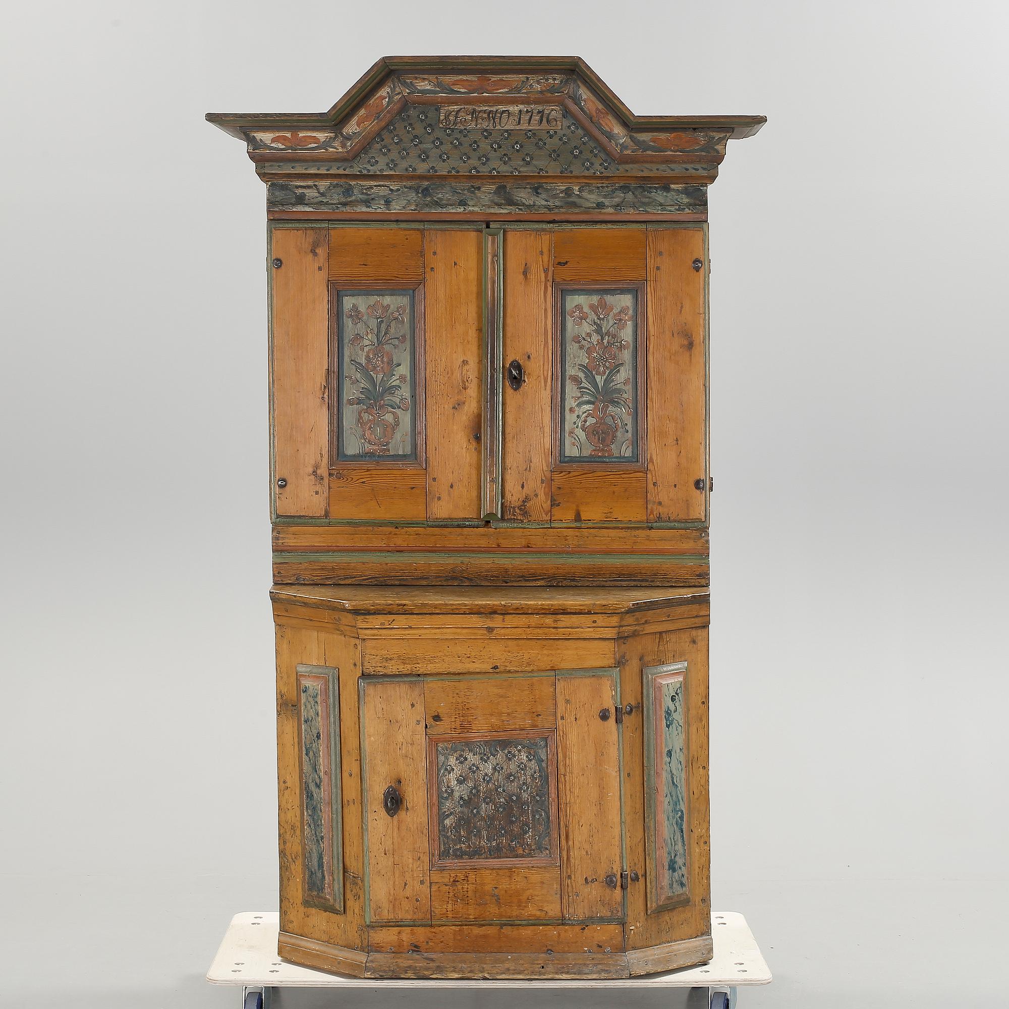 SKÄNKSKÅP, allmoge, märkt Anno 1776.