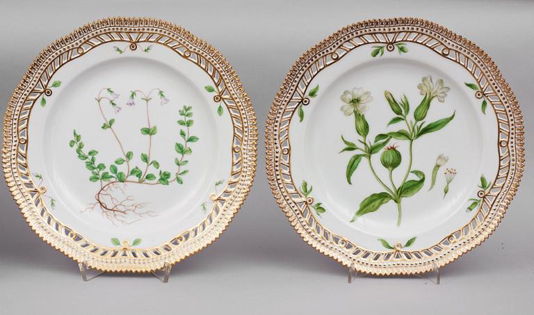 A part Royal Copenhagen 'Flora Danica' dessert service, Denmark, 20th Century. (15 pieces).