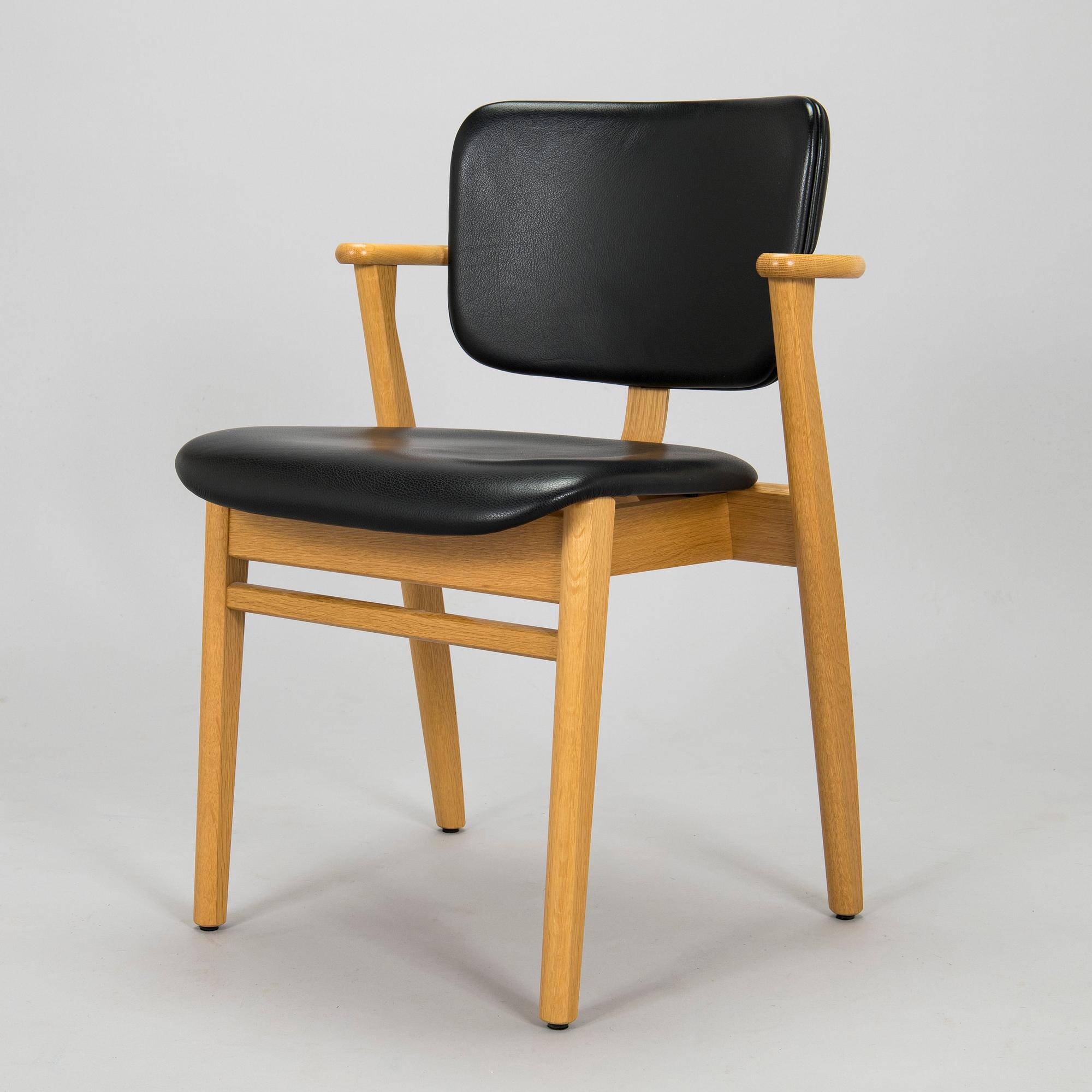 Ilmari Tapiovaara, tuoli, "Domus", Artek, 2017.