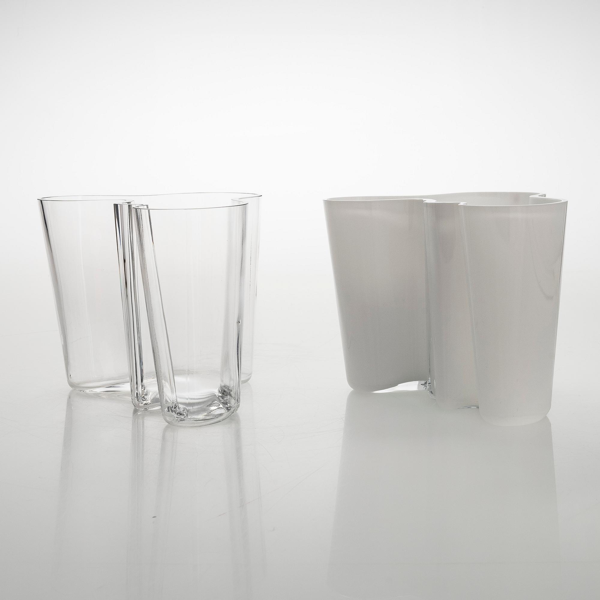 Alvar Aalto, maljakoita, 2kpl, malli 3030,  signeerattu Alvar Aalto.