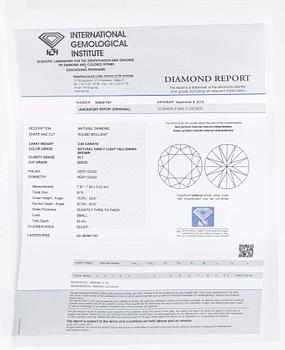 An 18K white gold ring, with 3 brilliant-cut diamonds totaling approximately 3.00 cts. With IGI and SJL- certificates.