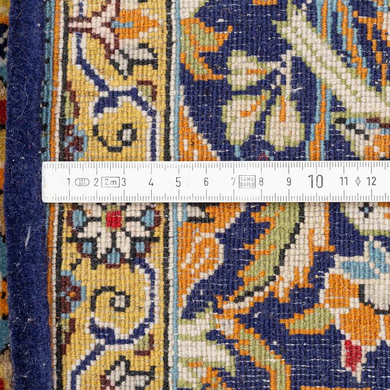 Matta, Ghom, figural, ca 211 x 145 cm.