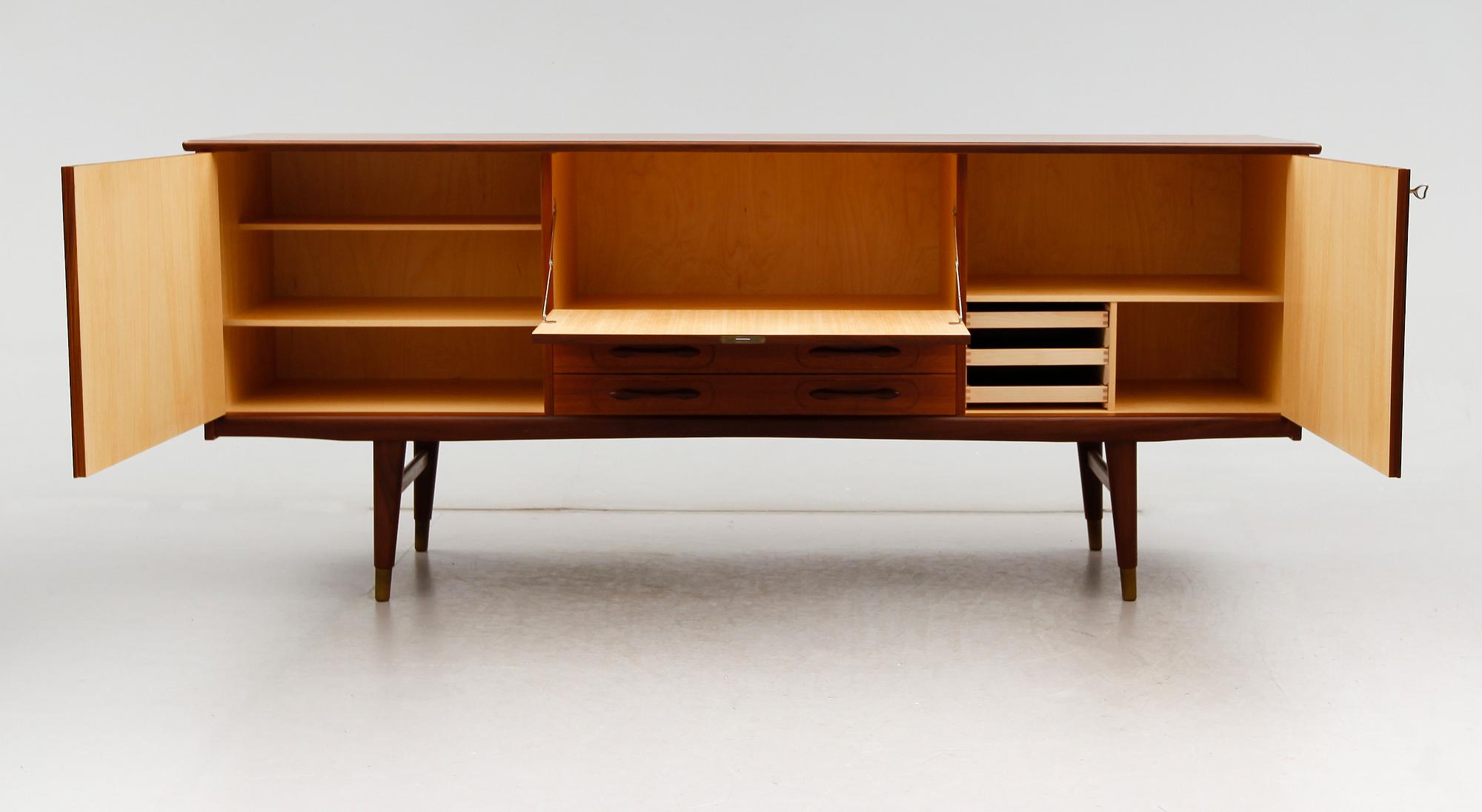 SIDEBOARD, möjligen Norge, 1900-talets mitt.