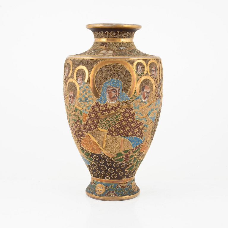 A Satsumaware vase, Japan, Meiji (1868-1912), around 1900.