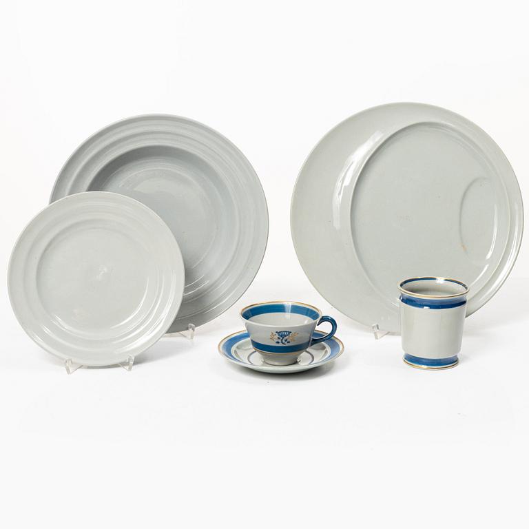 Wilhelm Kåge, servisdelar, 17 st, inklusive fisktallrikar, modell "Aristo", Gustavsberg, 1930-tal.