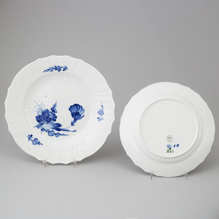 ROYAL COPENHAGEN, a 74 pcs dinner service.