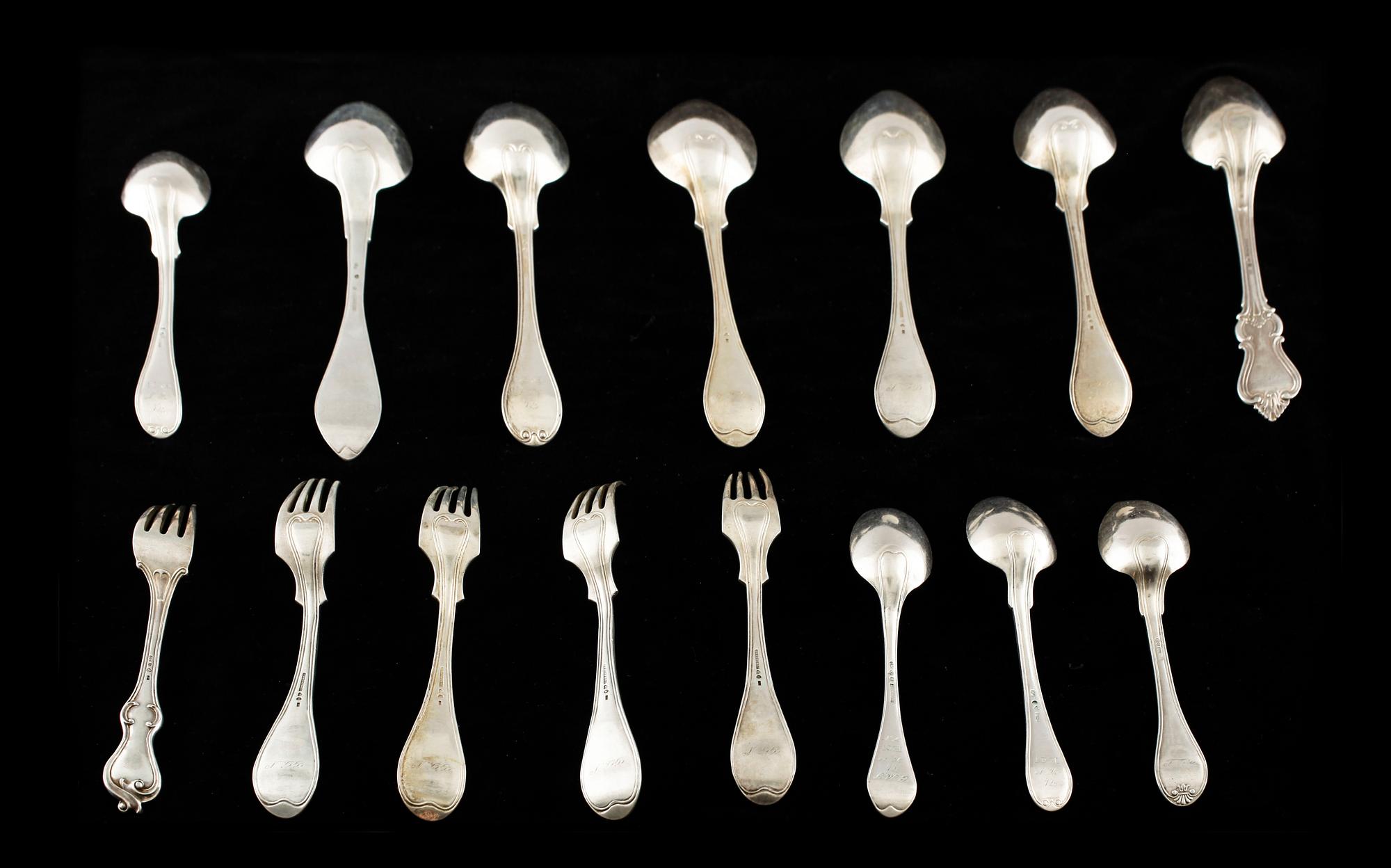 15 pieces of swedish 19th century silver cutlery. Weight 890 gram.