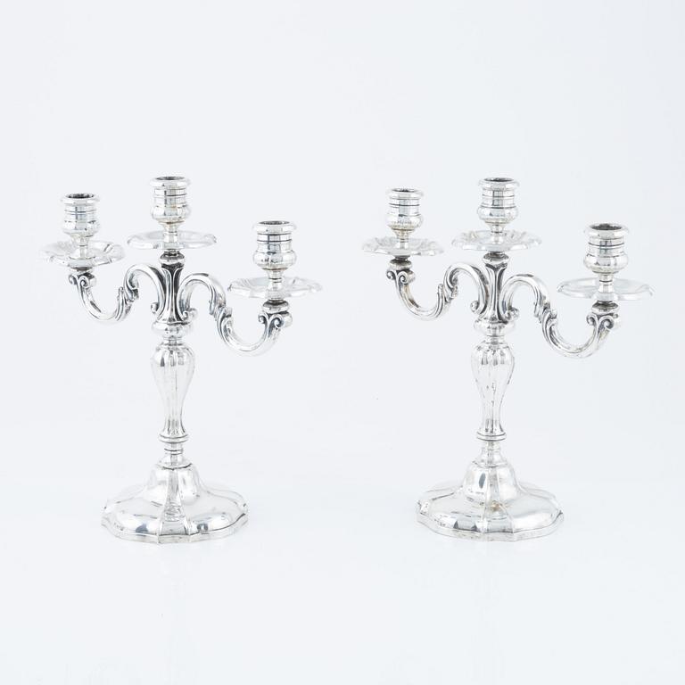 Kandelabrar, ett par, silver 830, svenska importstämlar K Anderson, Stockholm 1926.