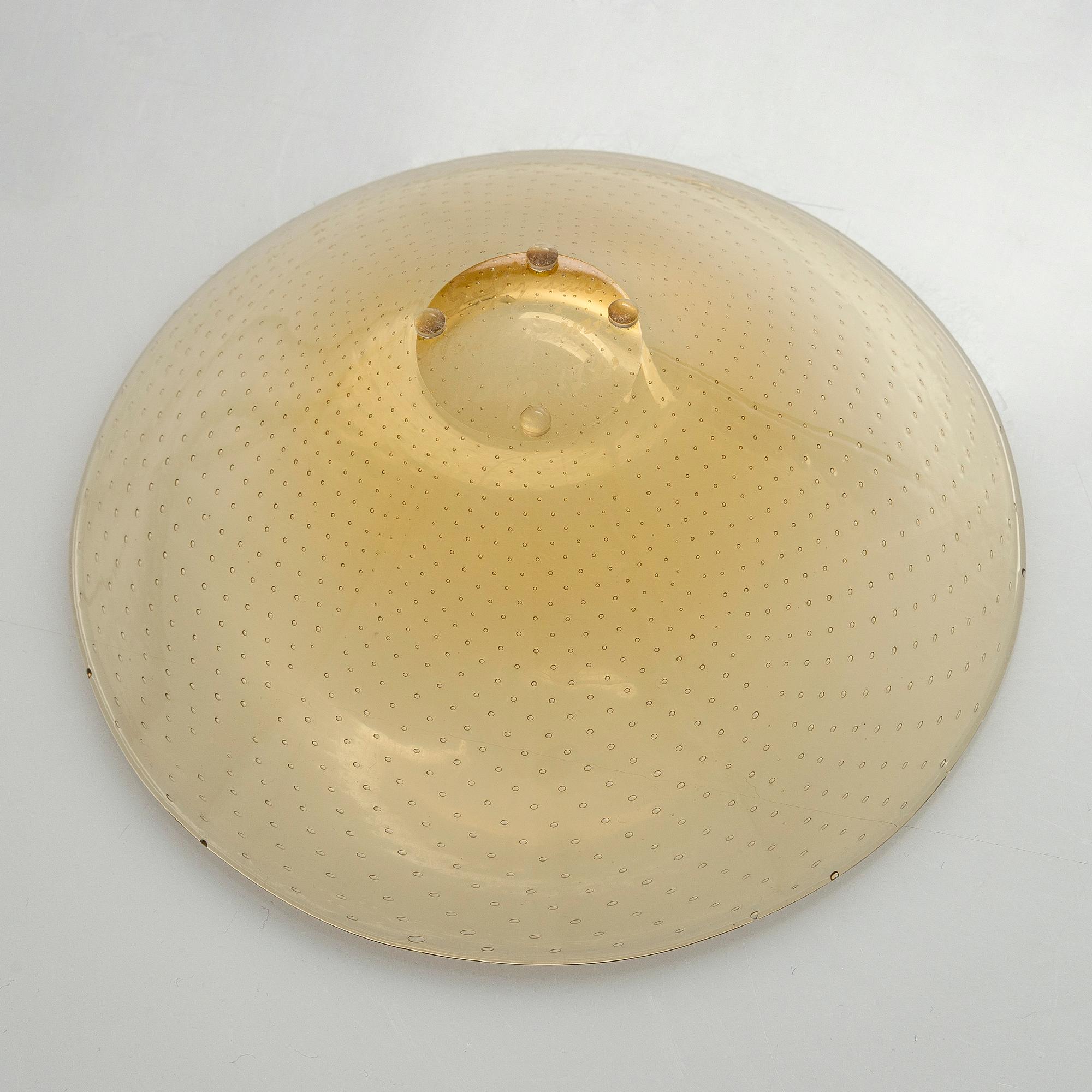 Gunnel Nyman, A glass bowl, model 'GN 11', signed G. Nyman Nuutajärvi Notsjö. Unclear dating.
