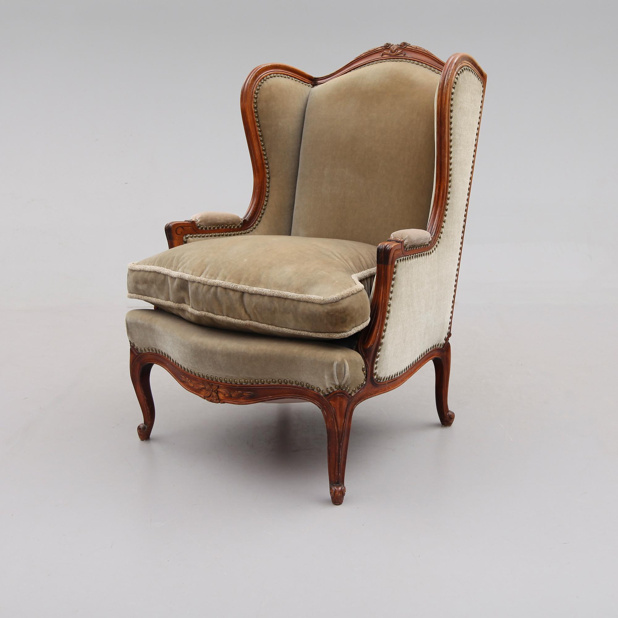 BERGERE, valnöt, rokokostil, 1900-talets andra hälft.