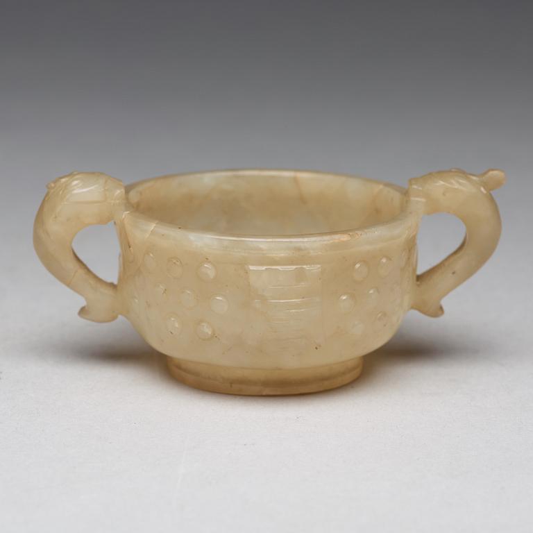 VINKOPP, nefrit. Sen Qingdynasti, omkring 1900.
