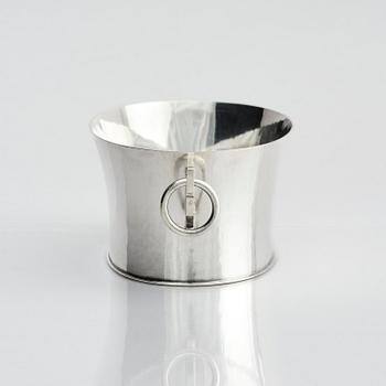 Gunnar Cyrén, a sterling silver bowl with handles, Gävle 1989.