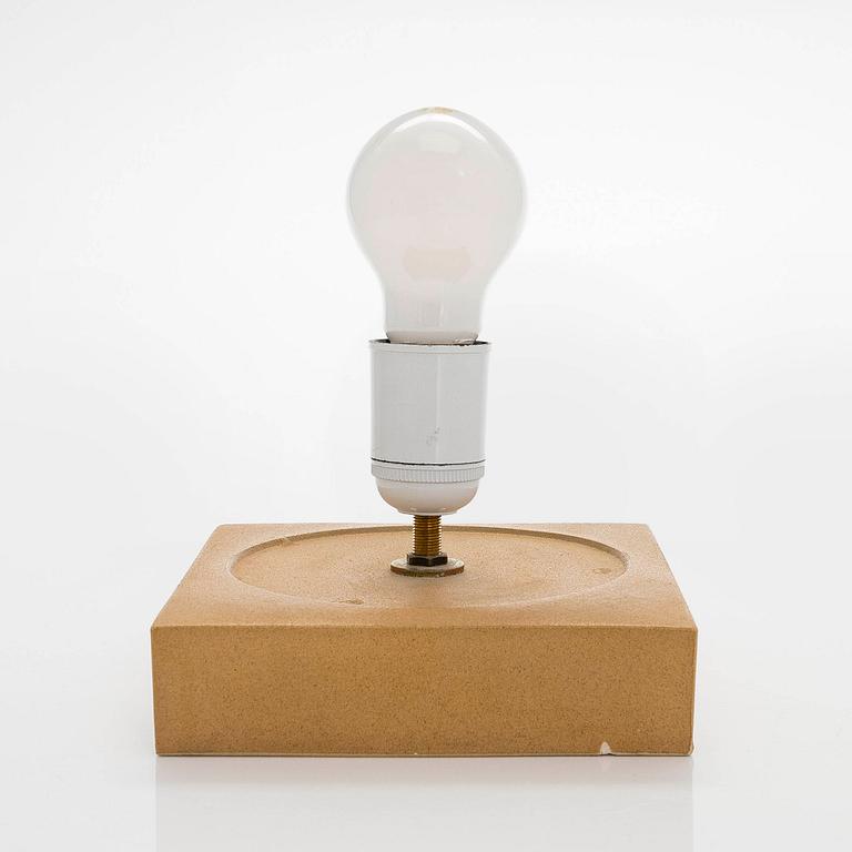 Inkeri Leivo, bordslampa "Kvällssaga", keramik, signerad Inkeri Leivo Arabia.