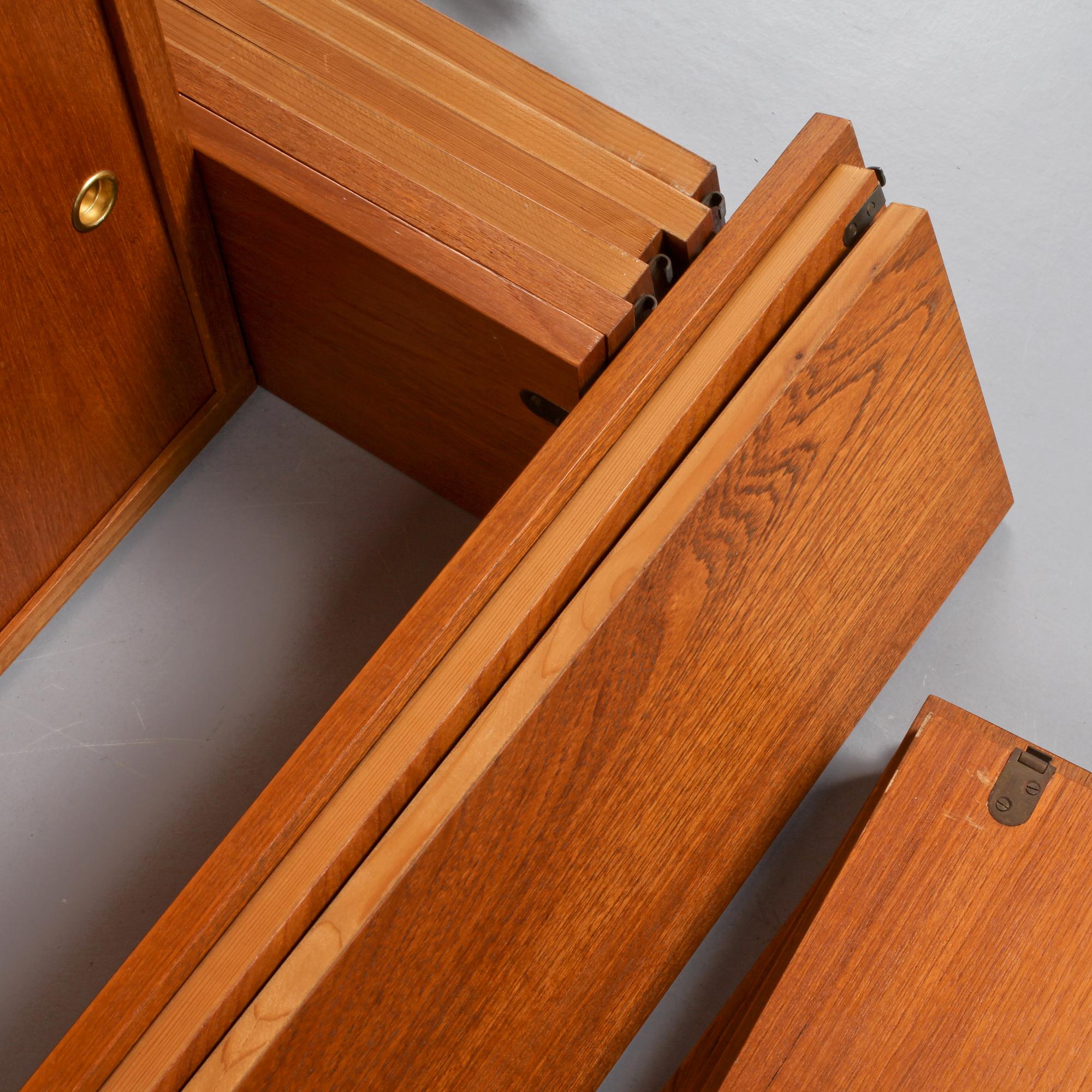 BOKHYLLOR, stringmodell, 1900-talets andra hälft.