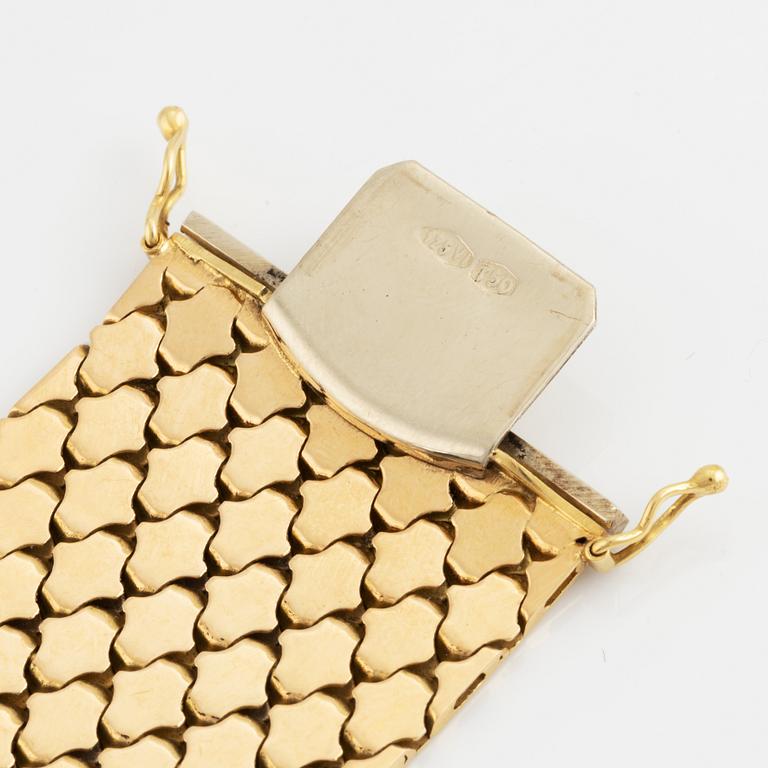 18K gold three coloured bracelet, Vicenza, Italy.