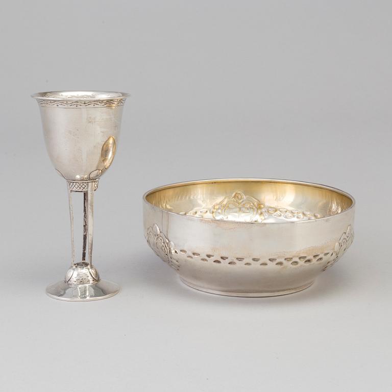 A Swedish Art Nouveau parcel-gilt bowl, maker's mark Anders Ulrik Wahlberg, Gävle, 1913 and a parcel-gilt chalice, 1911.