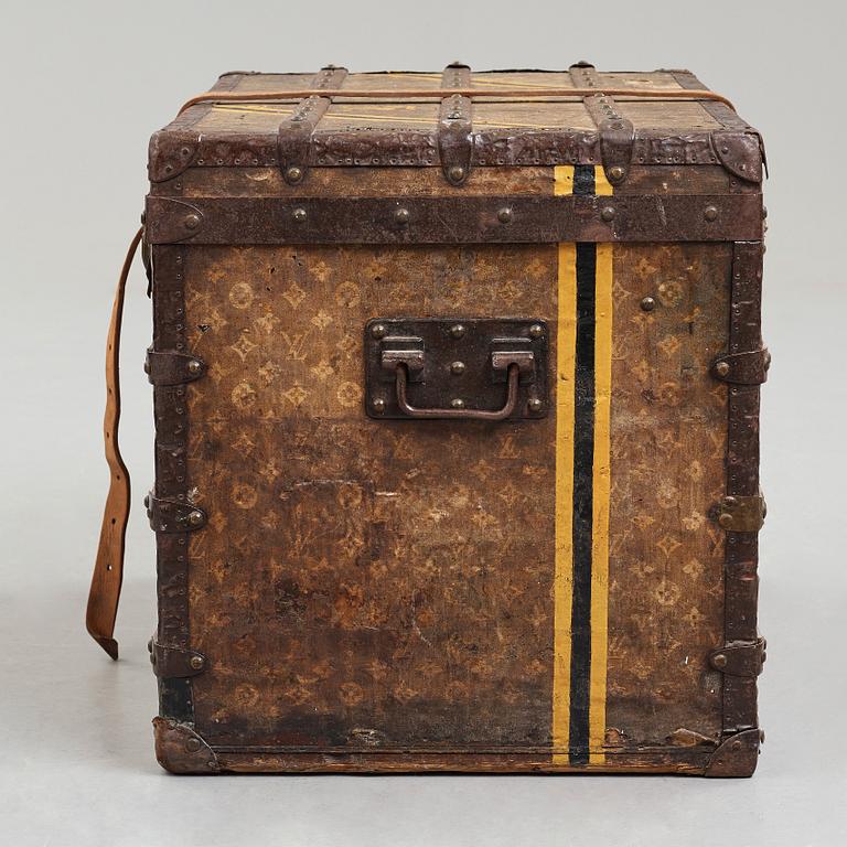 Louis Vuitton, TRUNK, Louis Vuitton, early 19th century.