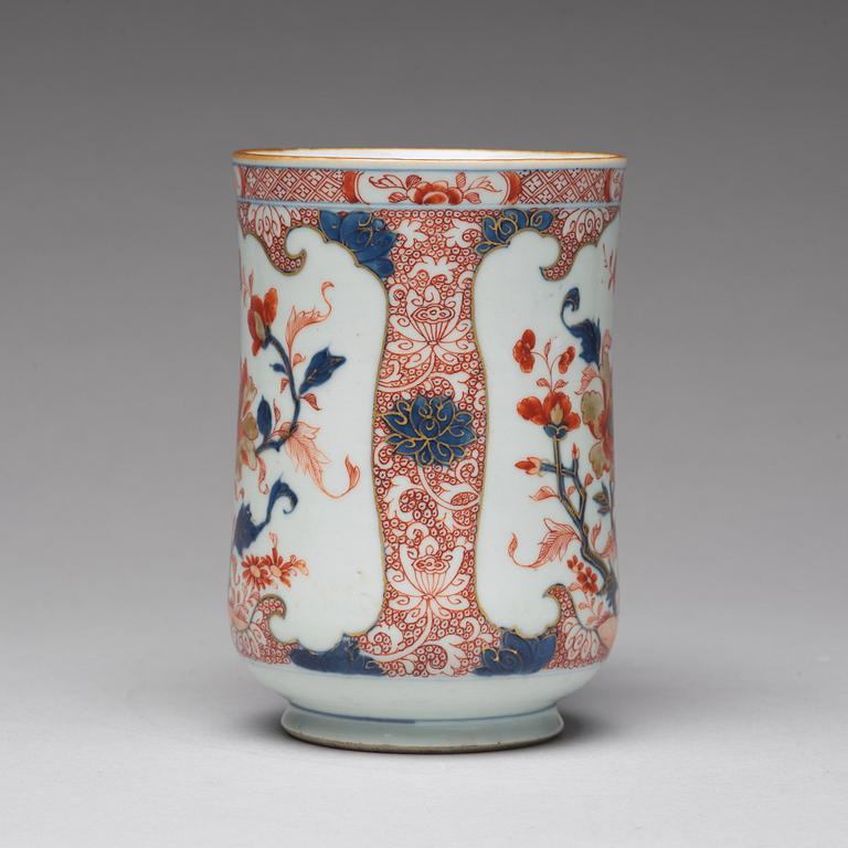 MUGG, kompaniporslin. Qingdynastin, Kangxi (1662-1722).