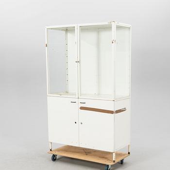 Läkarskåp Mellaneuropa 1900-talets mitt.