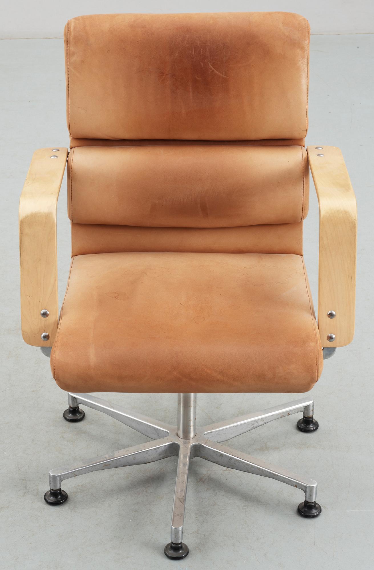 SKRIVBORDSSTOL, "Plaano" av Yrjö Kukkapuro för Avarte, Finland.