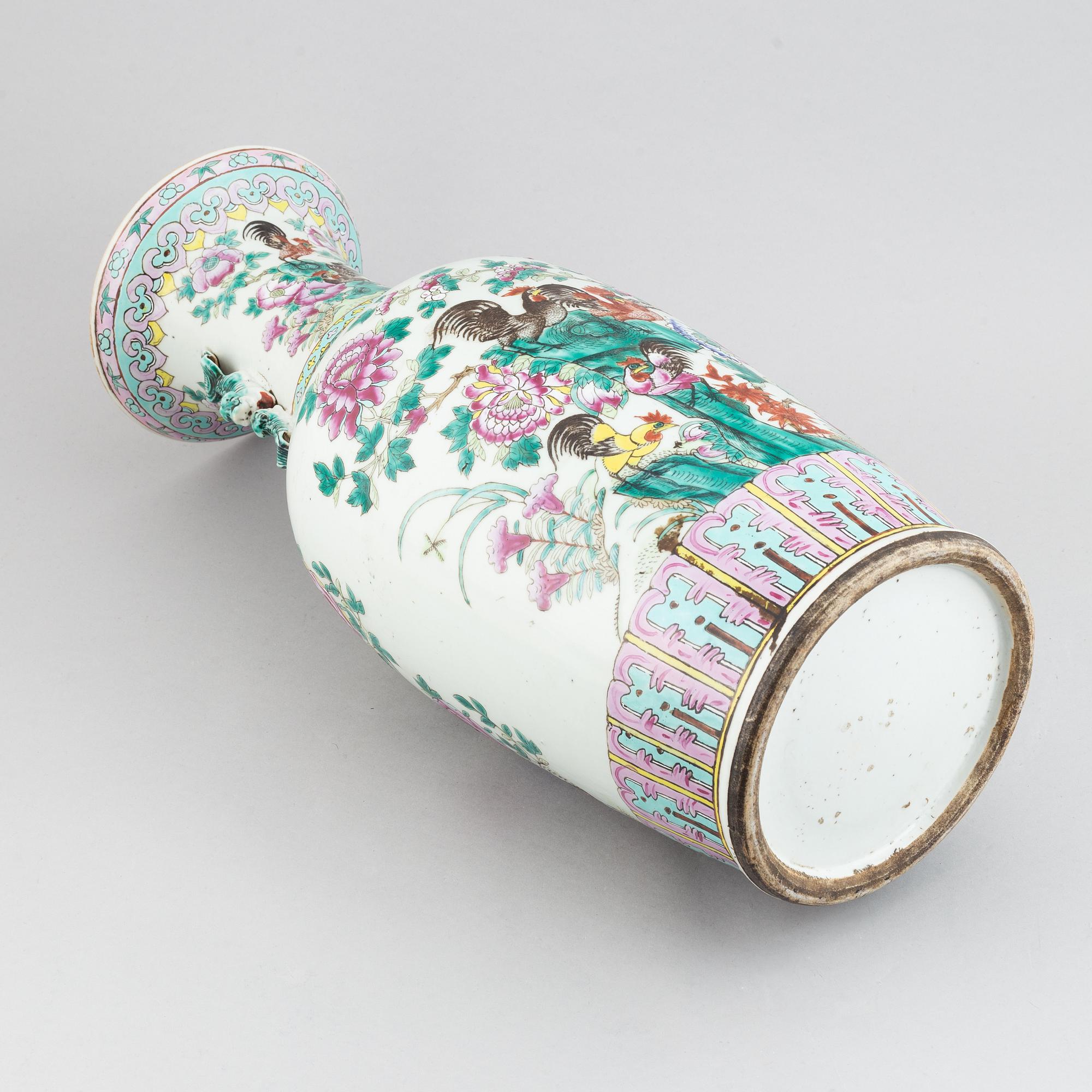 A Chinese famille rose floor vase, Qing dynasty, late 19th century.