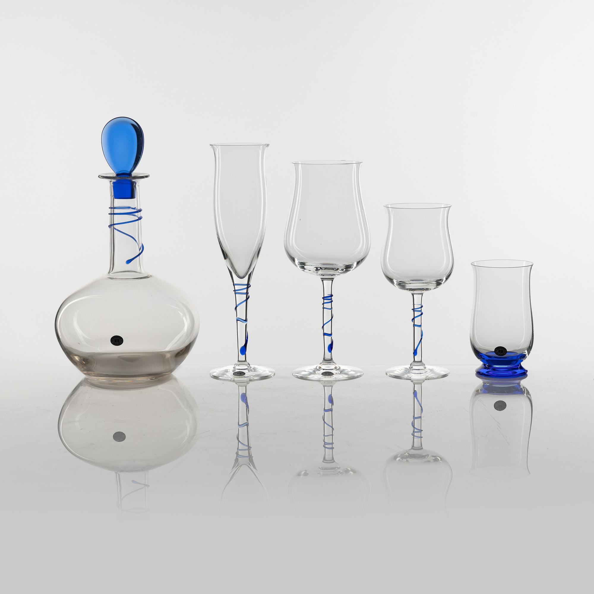 Tore Wretman, a  49-piece 'Cordon bleu' glass service, Reijmyre.