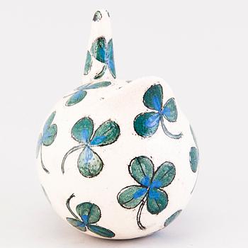 Birger Kaipiainen, A stoneware sculpture signed Kaipiainen.