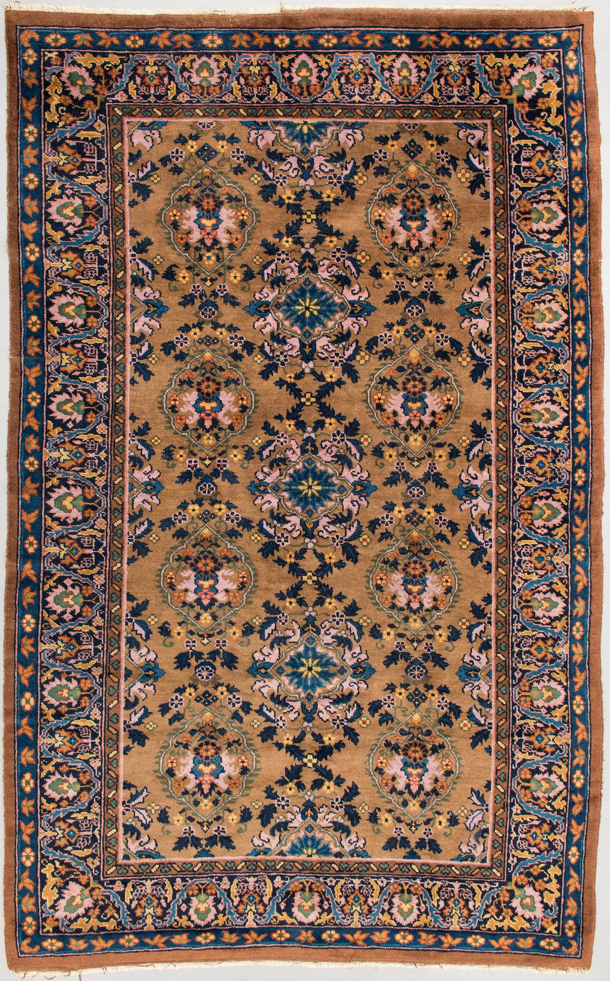 A carpet, oriental, ca 265 x 167 cm.