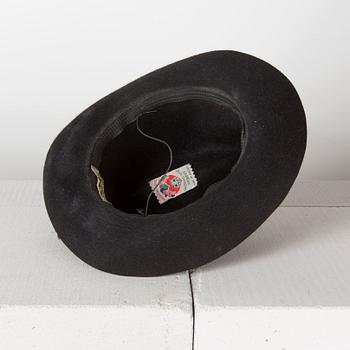 HATT, Hermès.