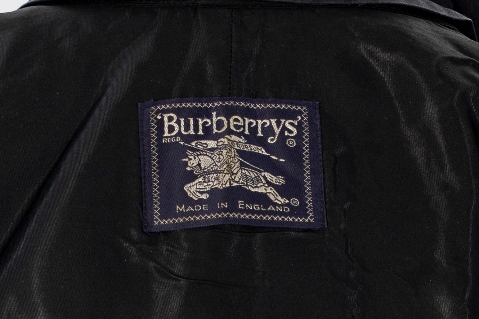 BURBERRY trenchcoat storlek M.