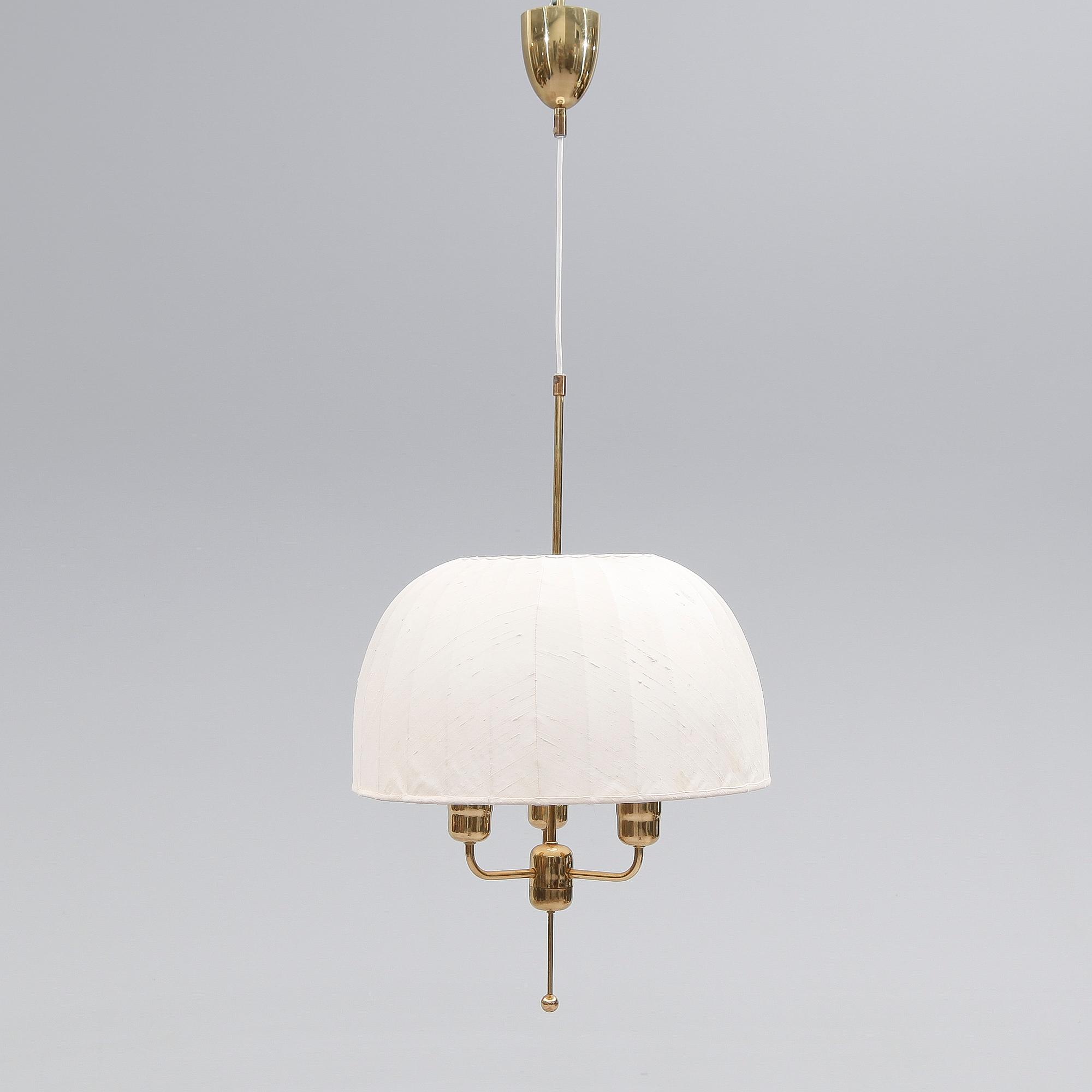 TAKLAMPA, Hans Agne Jakobsson, Markaryd, 1900-talets andra hälft. Höjd ca 70 cm.