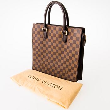 LOUIS VUITTON Damier Ebène Venice Sac Plat Bag.