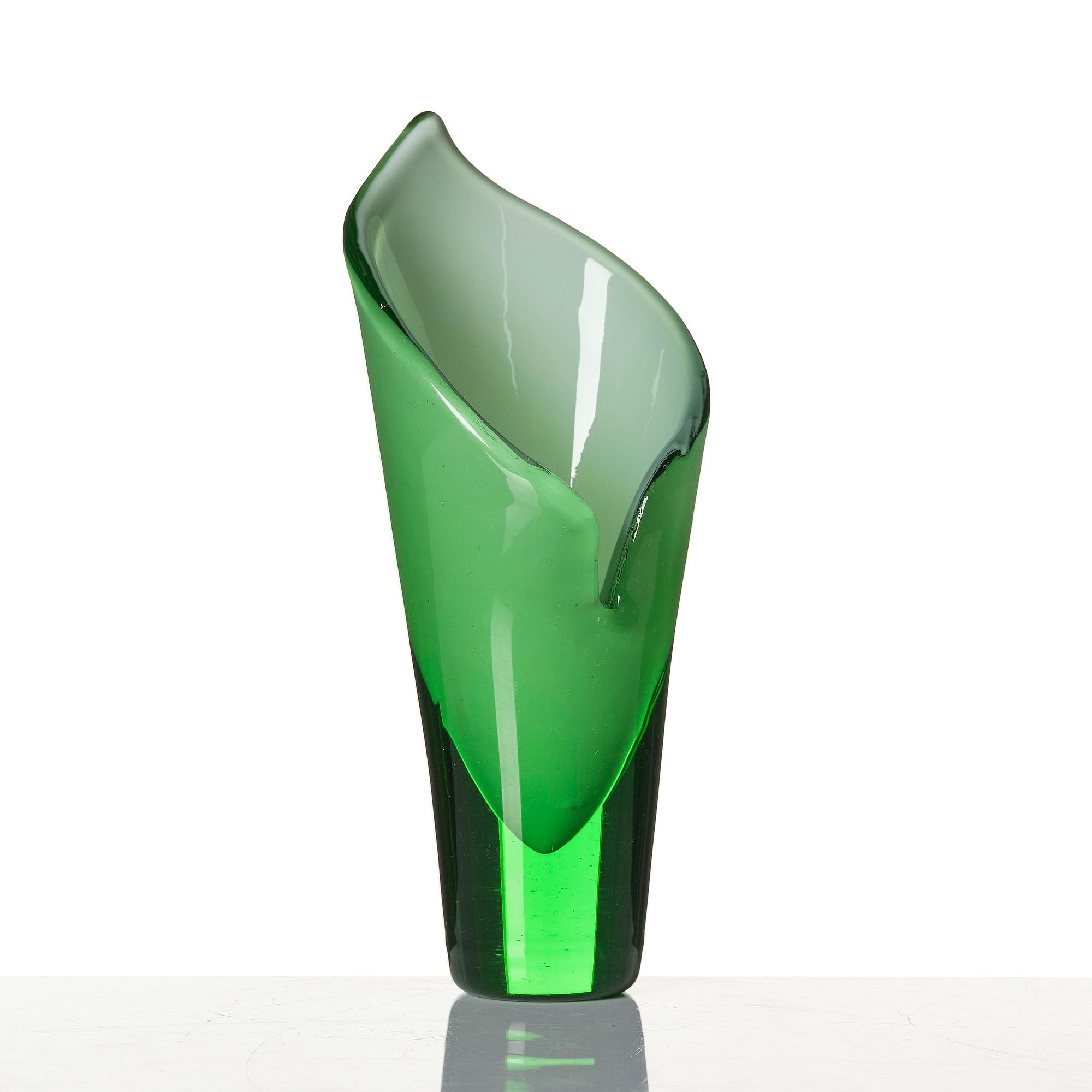 Gunnel Nyman, a "Calla" glass vase, Riihimäen Lasi Oy, Finland.